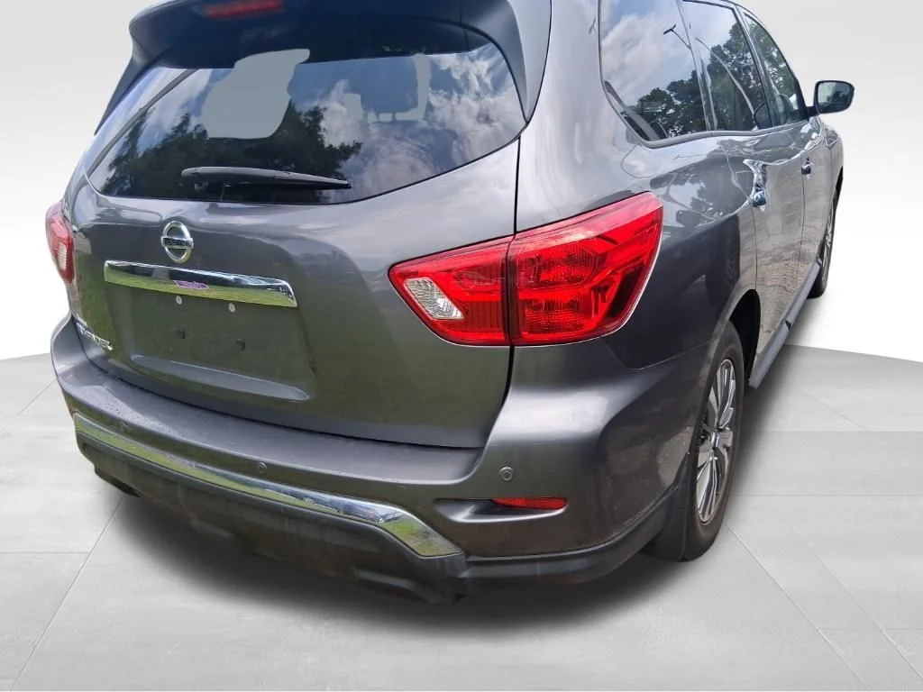 Used 2019 Gray Nissan S image 15