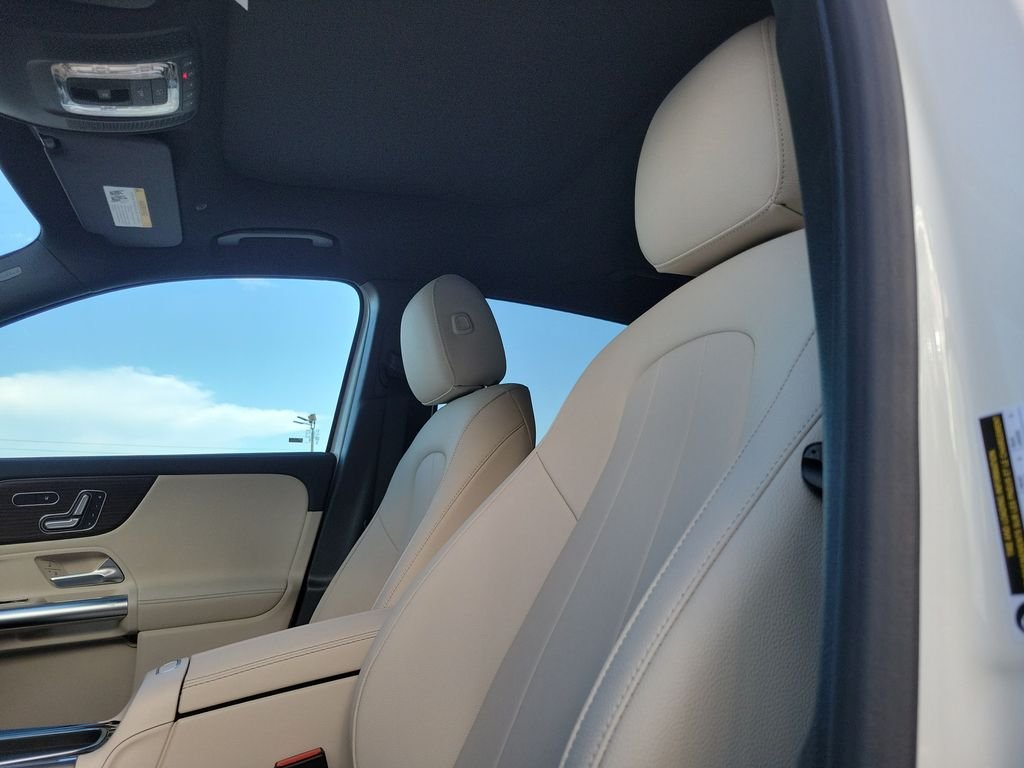 New 2026 Polar White Mercedes-Benz GLA 250 image 21