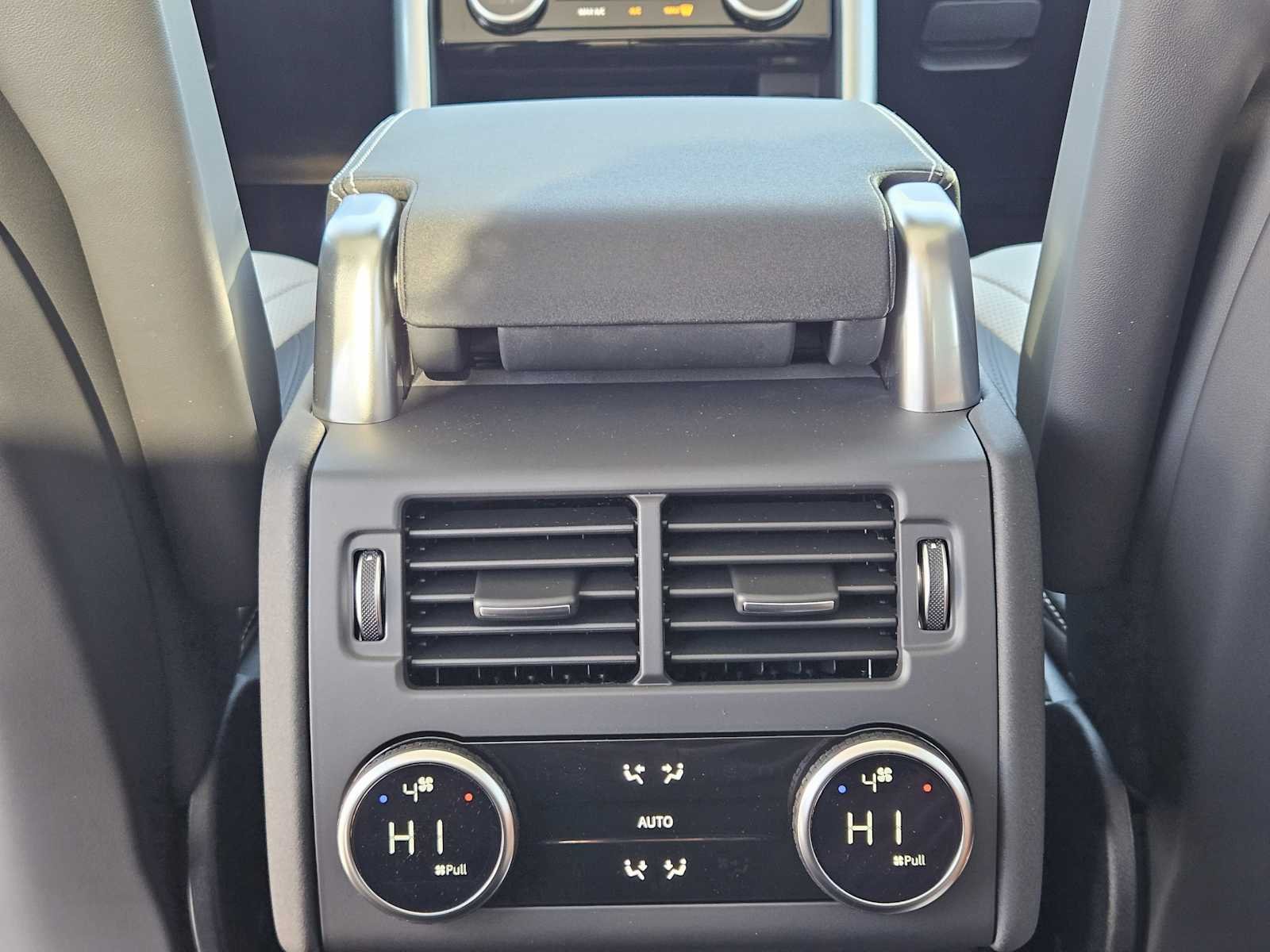 2026 Land Rover Discovery Gemini Edition - Photo 26