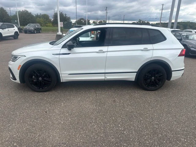 Certified Used 2022 White Volkswagen 2.0T SE R-Line Black image 6