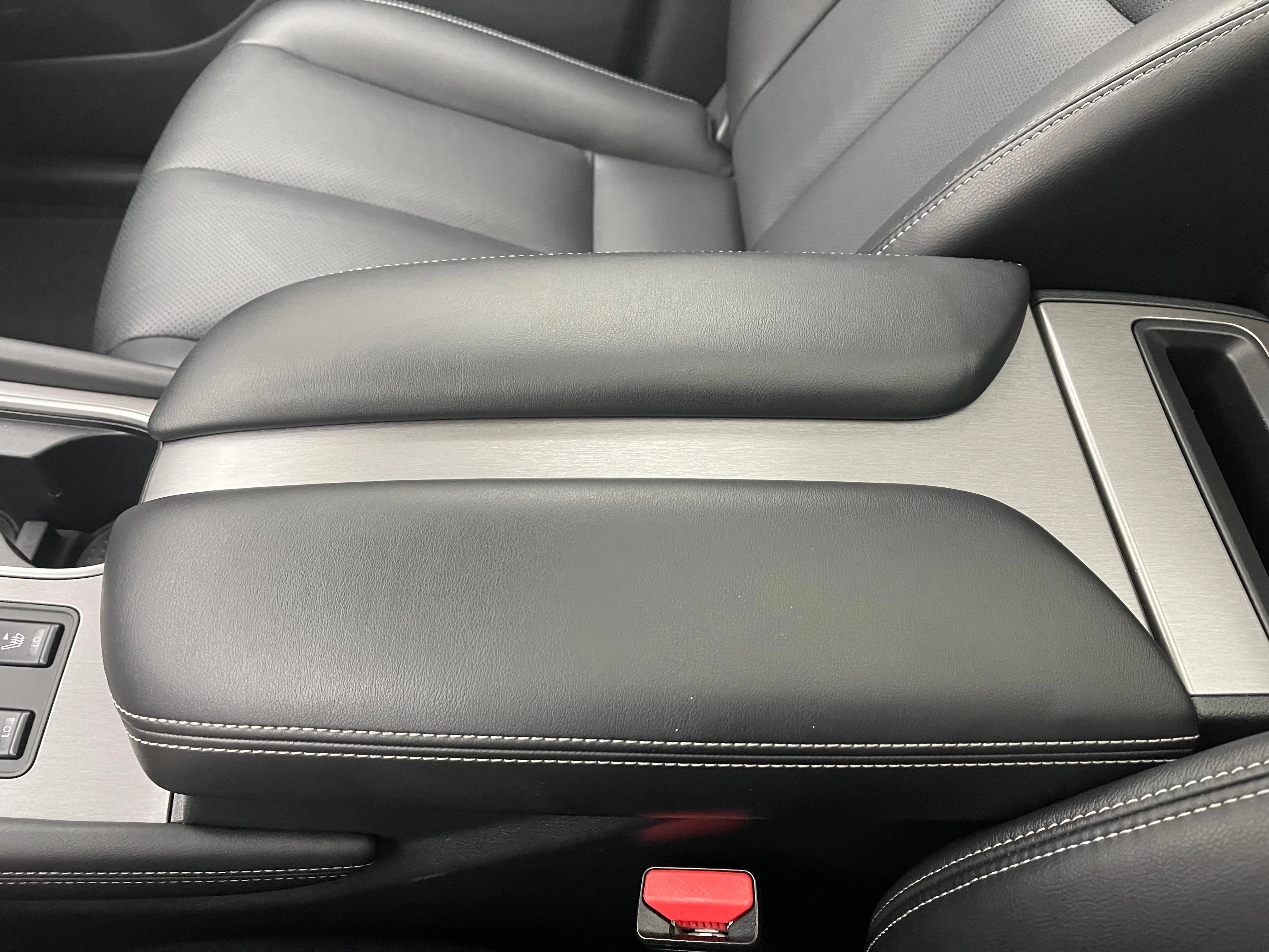Used 2024 Pearl White Tricoat Nissan SL image 31