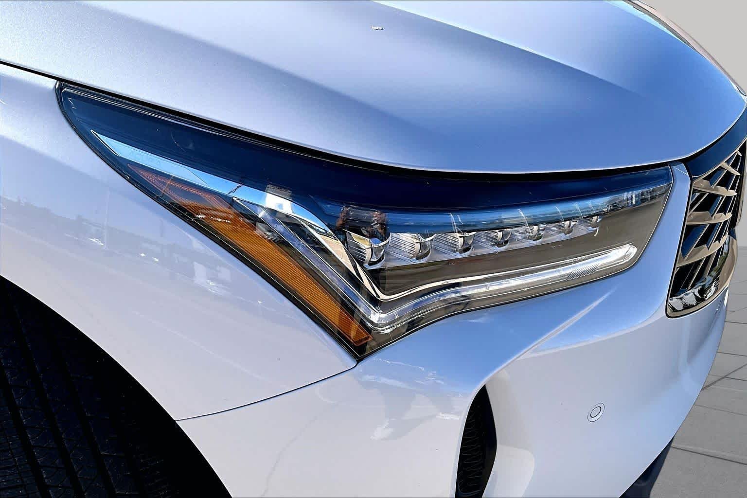 Used 2025 Platinum White Pearl Acura w/Technology Package image 27
