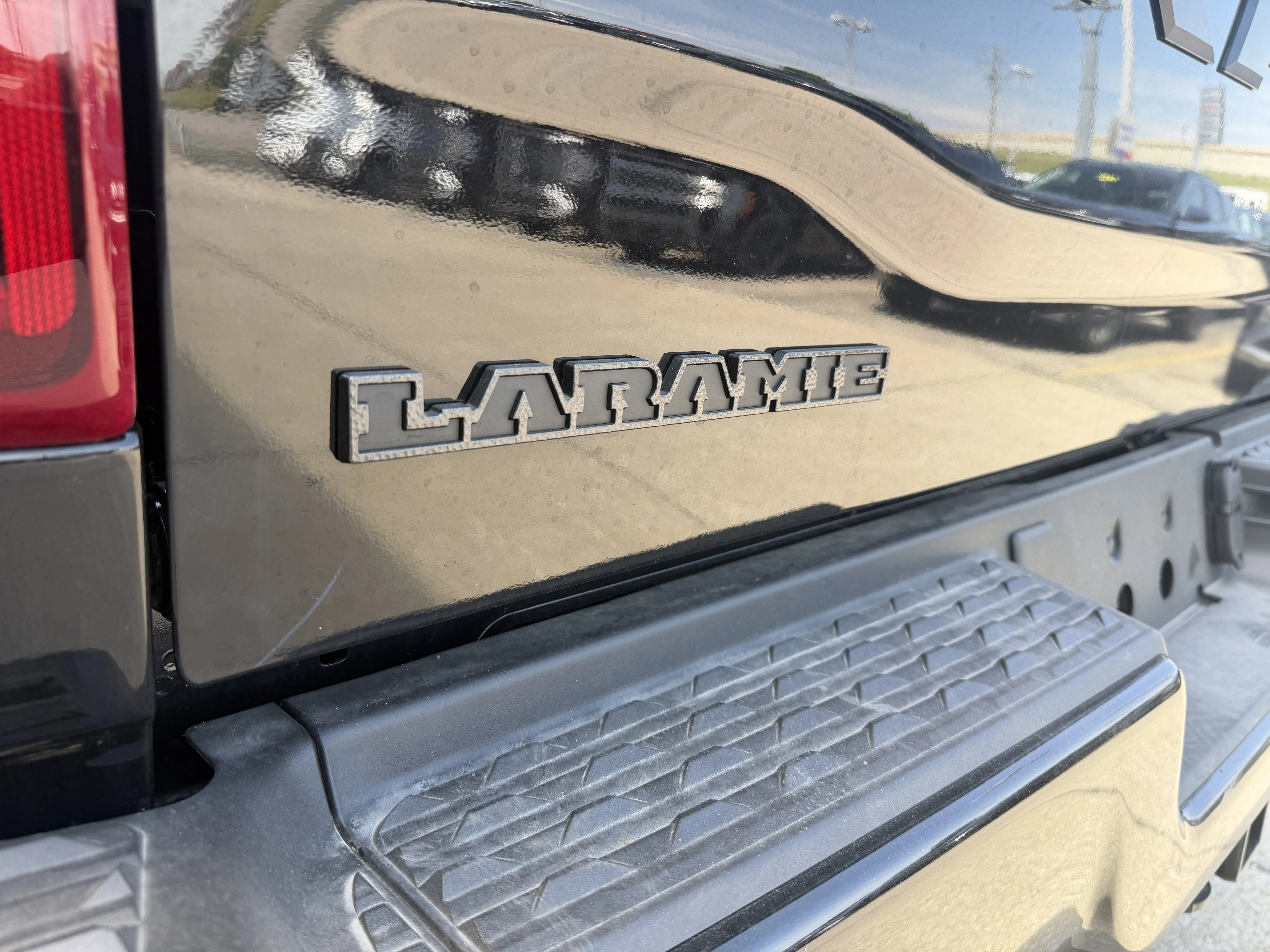 New 2026 Diamond Black Crystal Pearl-Coat Exterior Paint RAM Laramie image 9