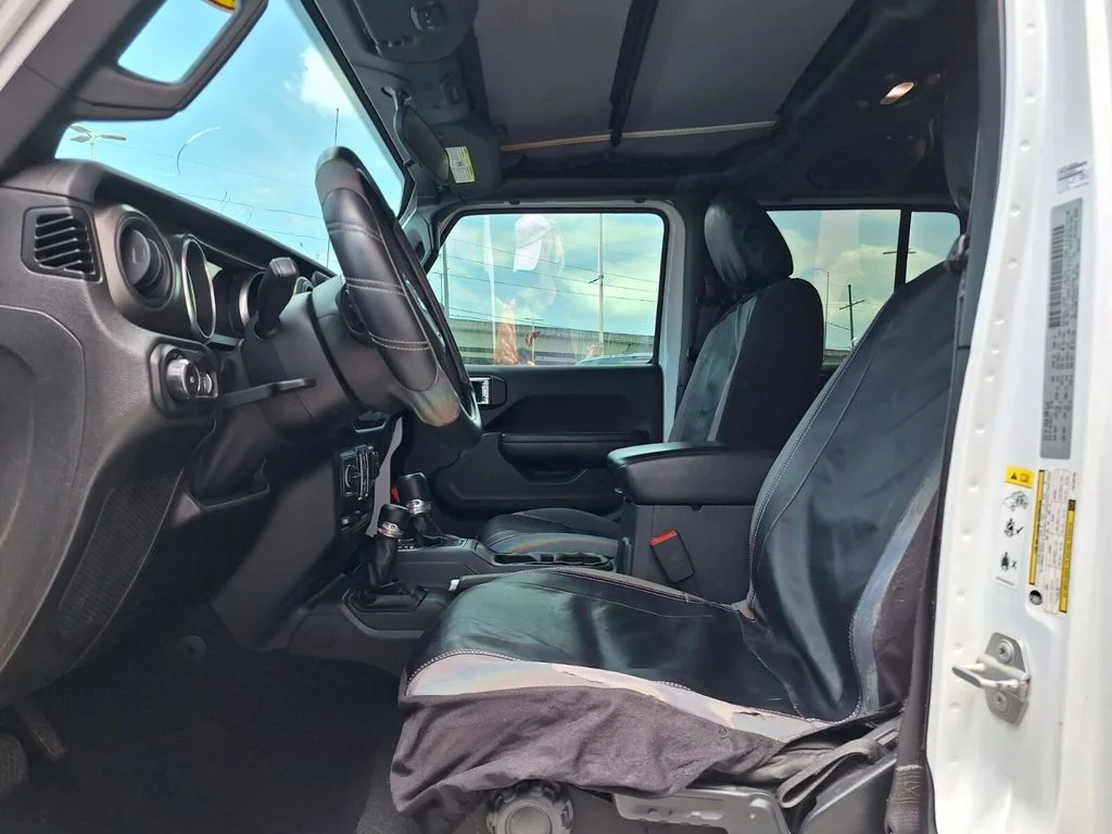 Used 2018 White Jeep Unlimited Sport S image 12