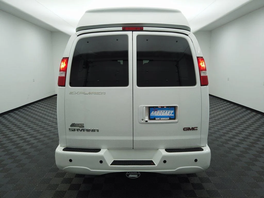 Used 2020 Summit White GMC Explorer Limited SE image 4