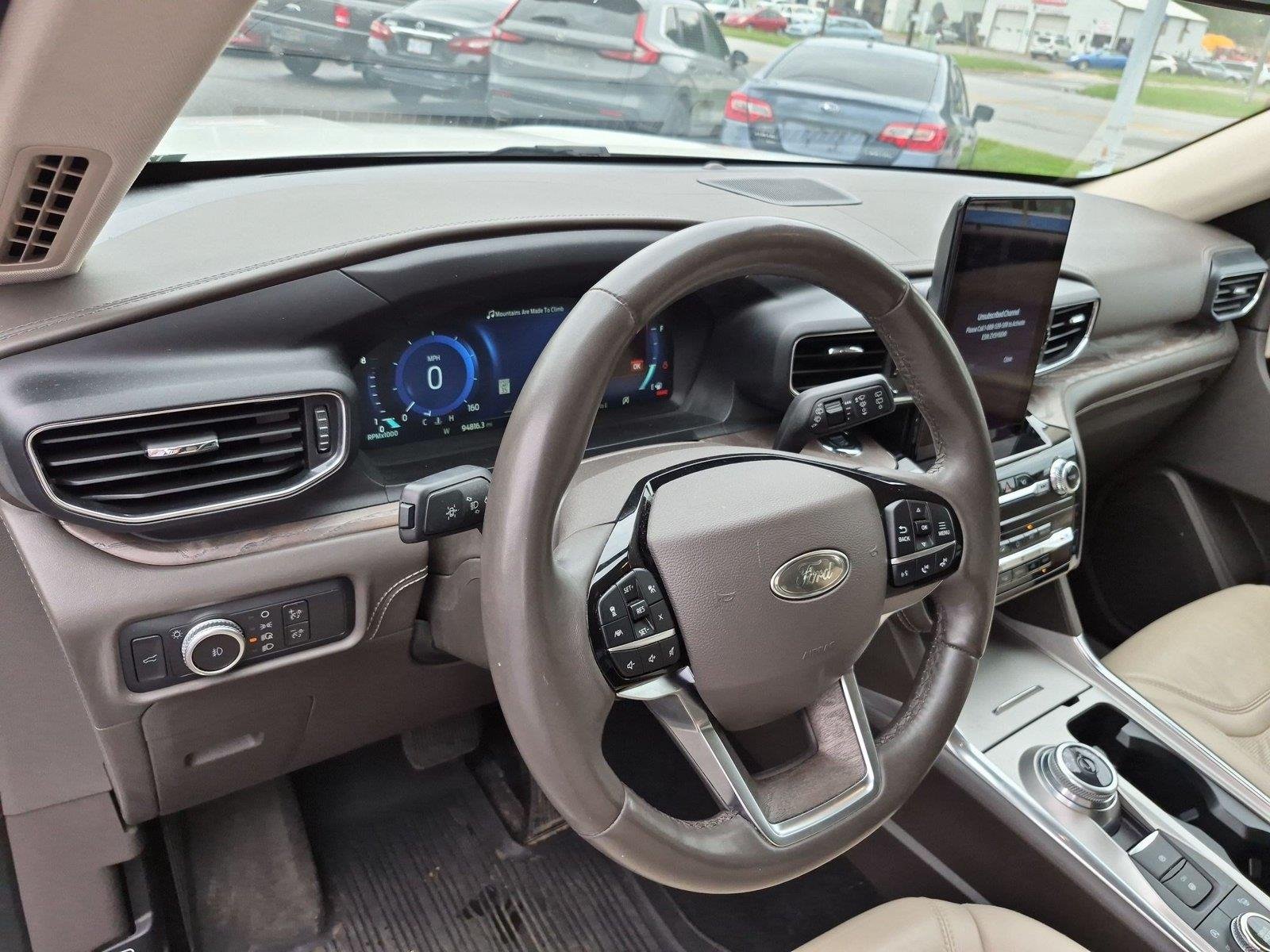 Used 2022 Star White Metallic Tri-Coat Ford Platinum image 19