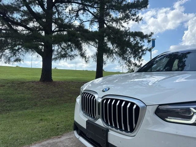 Used 2023 White BMW xDrive30i image 9