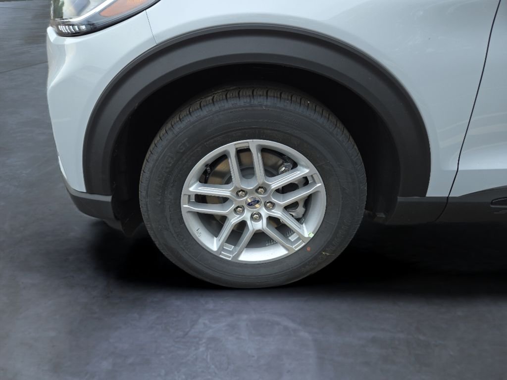 New 2026 Space White Metallic Ford Active image 26