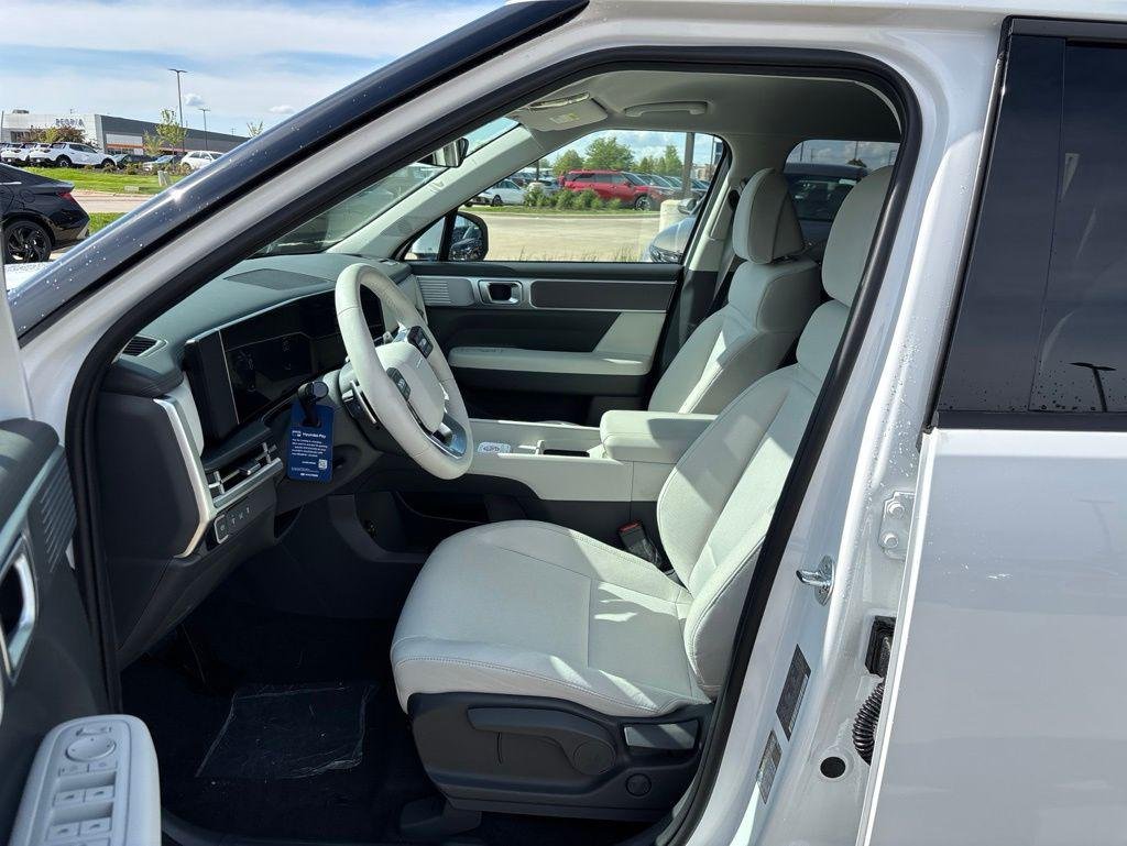 New 2026 White Hyundai SE image 17