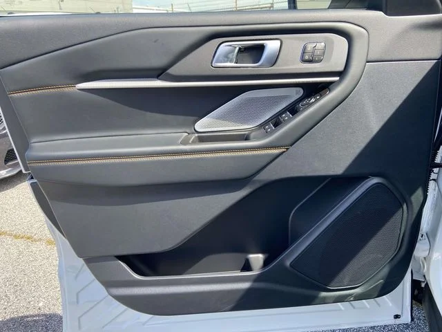 New 2026 White Ford Tremor image 14