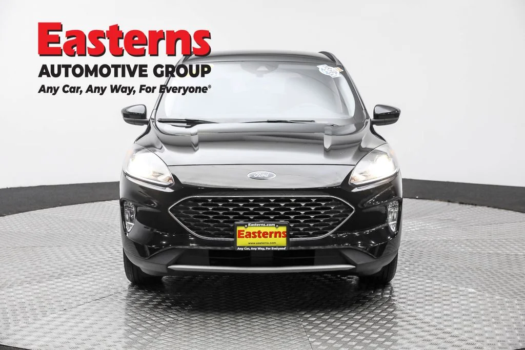 Used 2021 Black Ford SEL image 2