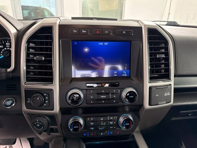 Used 2020 Silver Ford Lariat image 19
