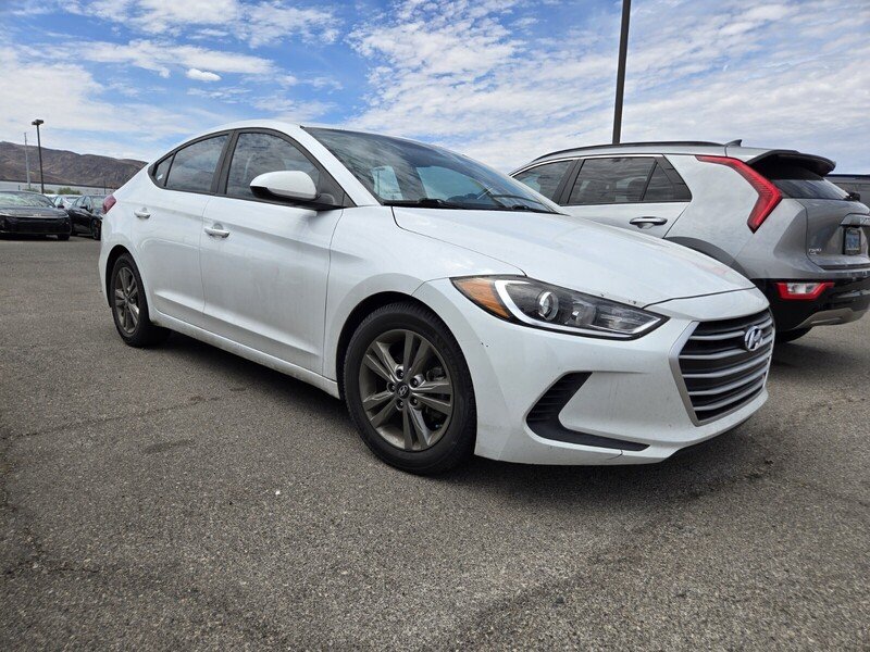 Used 2018 White Hyundai SEL image 2