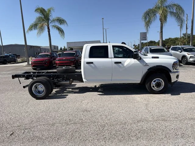 New 2026 Bright White Clear-Coat Exterior Paint RAM Tradesman image 3