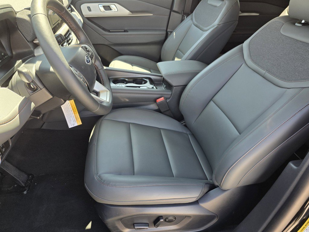 New 2026 Agate Black Metallic Ford Active image 32