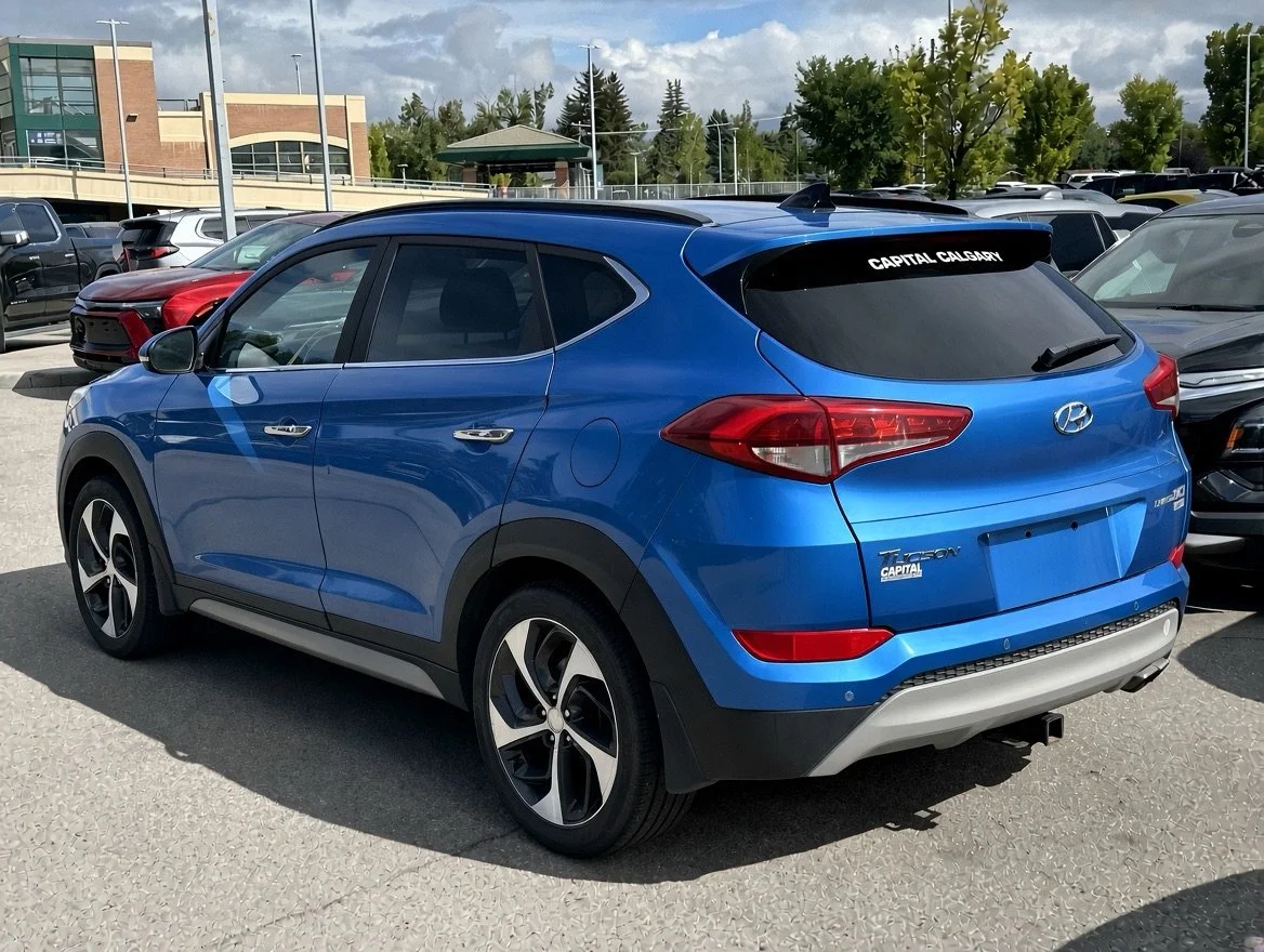 Used 2017 Caribbean Blue Hyundai Limited image 4