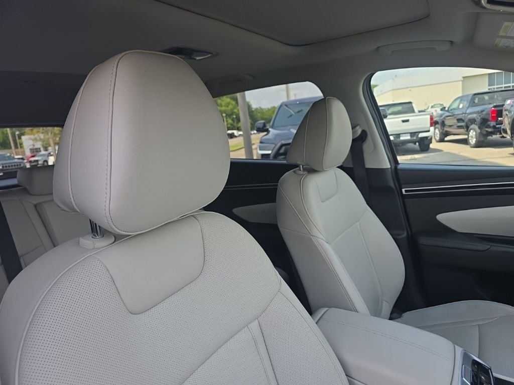 Used 2023 Red Hyundai SEL image 11