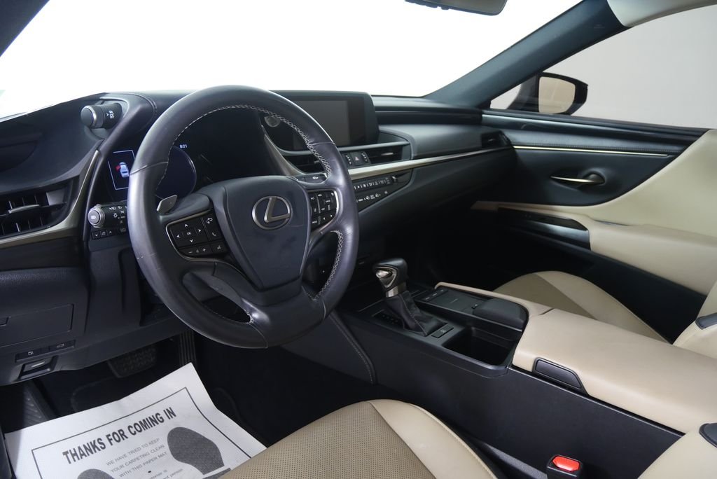 Used 2019 White Pearl Lexus 350 image 12