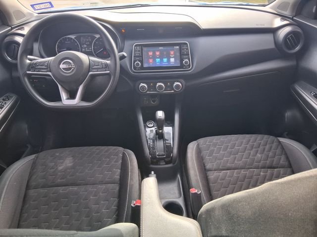 Used 2022 Blue Nissan S image 9