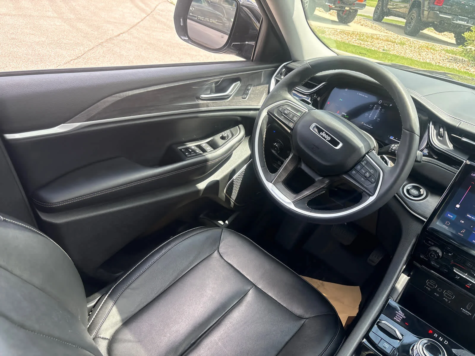 Used 2022 Baltic Gray Metallic Clearcoat Jeep  image 16