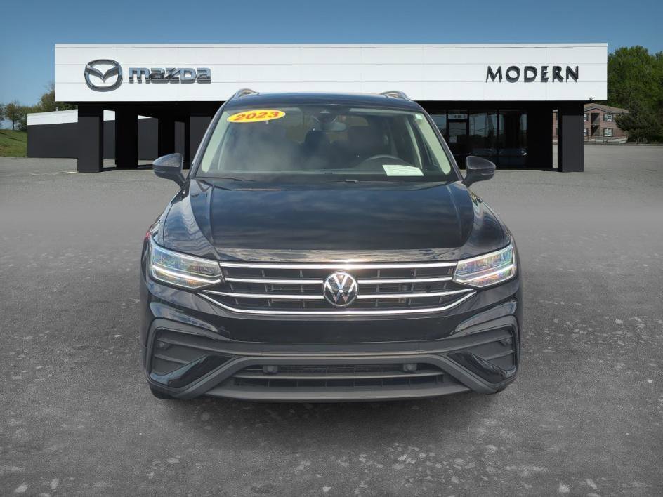 Used 2023 Platinum Gray Metallic Volkswagen SE image 8