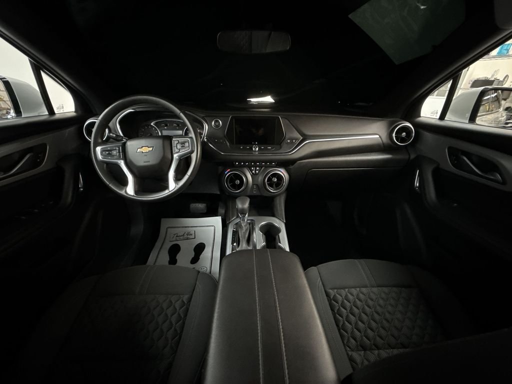 Used 2022 Silver Ice Metallic Chevrolet LT image 19