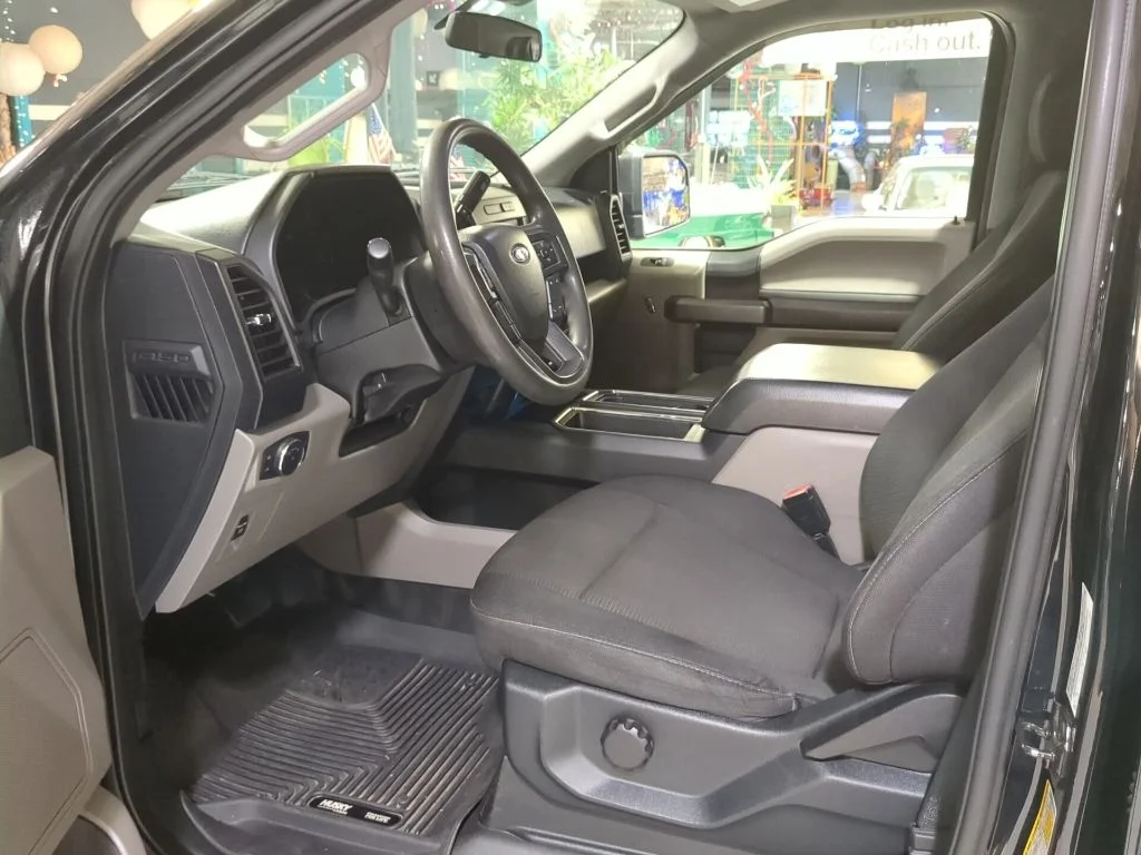 Used 2020 Black Metallic Ford XL image 17