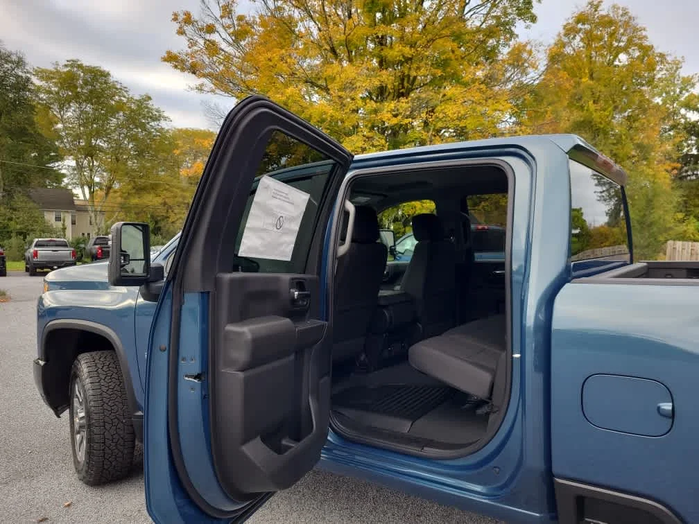 2026 Chevrolet Silverado 2500 HD Custom - Photo 9