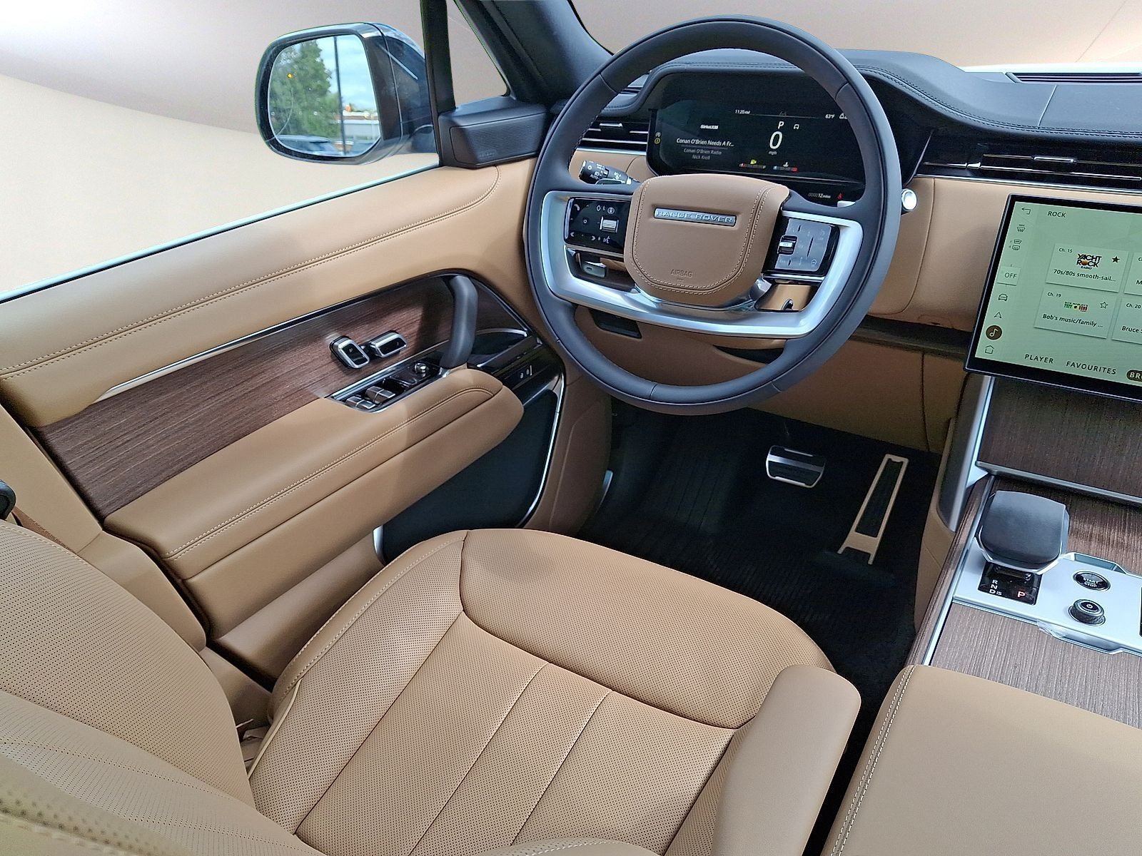 New 2027 Fuji White LAND ROVER SE image 8