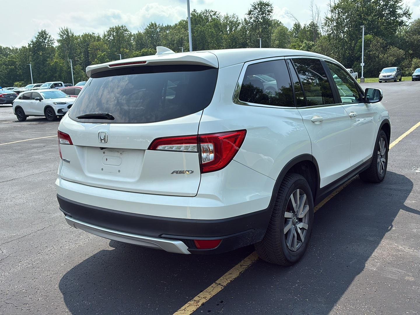 Used 2019 White Diamond Pearl Honda EX-L image 21