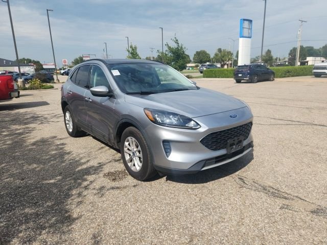 Used 2021 Silver Metallic Ford SE image 3