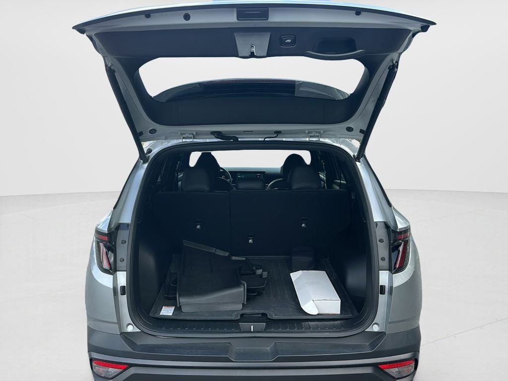 Used 2025 Silver Hyundai XRT image 11