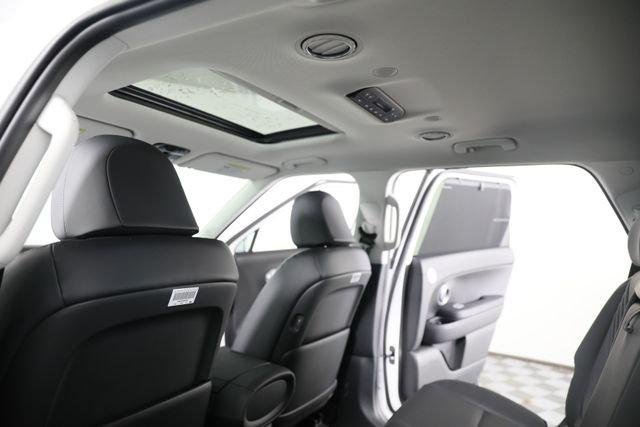 New 2026 White Hyundai SEL Premium AWD image 23