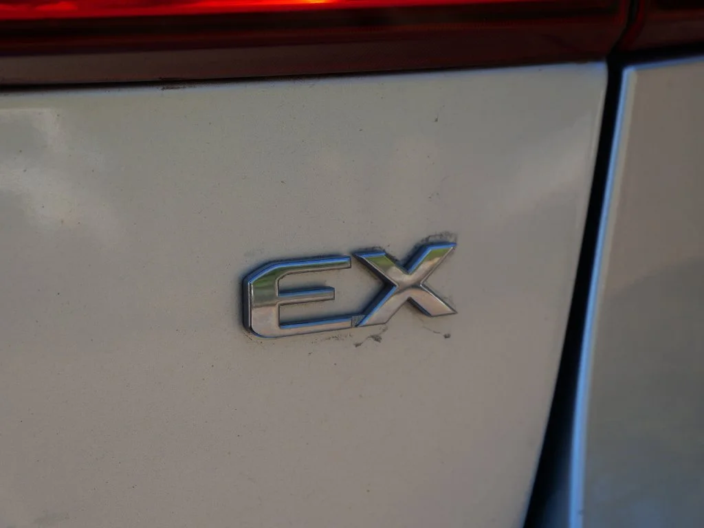 Used 2013 Silver Kia EX image 9