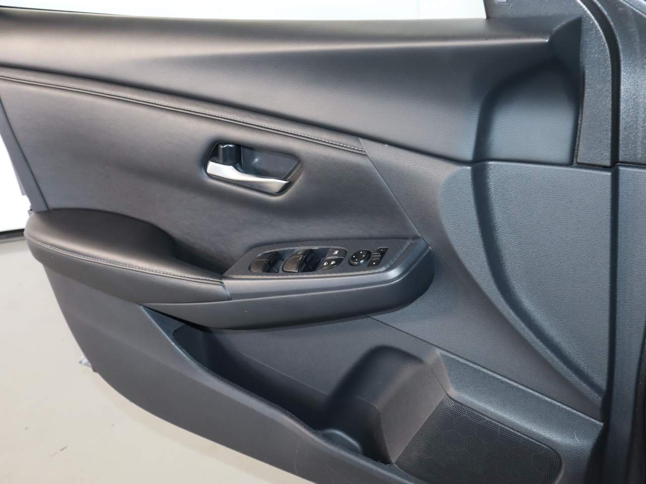 Used 2025 Atlantic Gray Metallic Nissan SV image 16