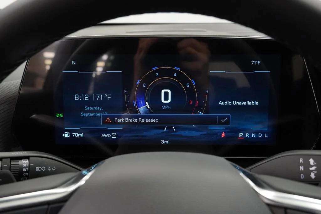 New 2027 Summit White Chevrolet LT image 15