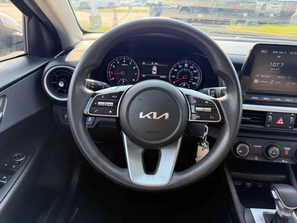 Used 2024 Gray Kia LXS image 9
