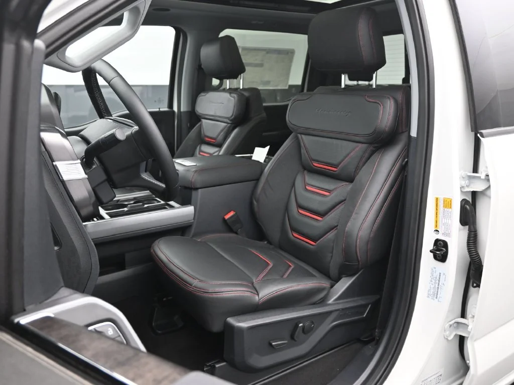 New 2026 Star White Metallic Tri-Coat Ford Lariat image 8