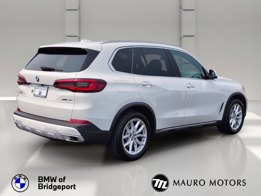 Certified Used 2023 White BMW xDrive40i image 4