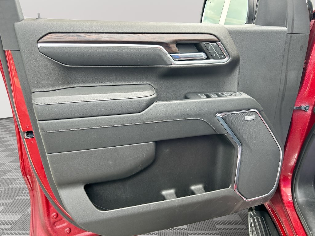 Used 2023 Red GMC SLT image 25