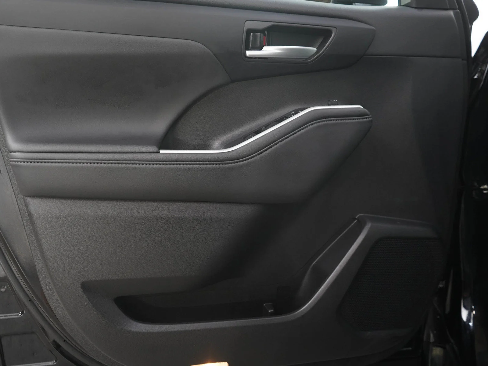 Used 2025 Black Toyota Hybrid XLE AWD (Natl) image 20