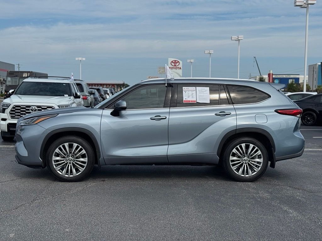 Used 2021  Toyota Platinum image 8