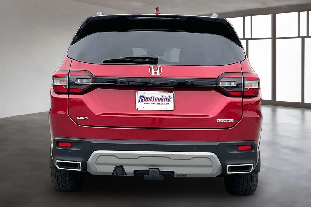 Used 2025 Red Honda Touring image 5