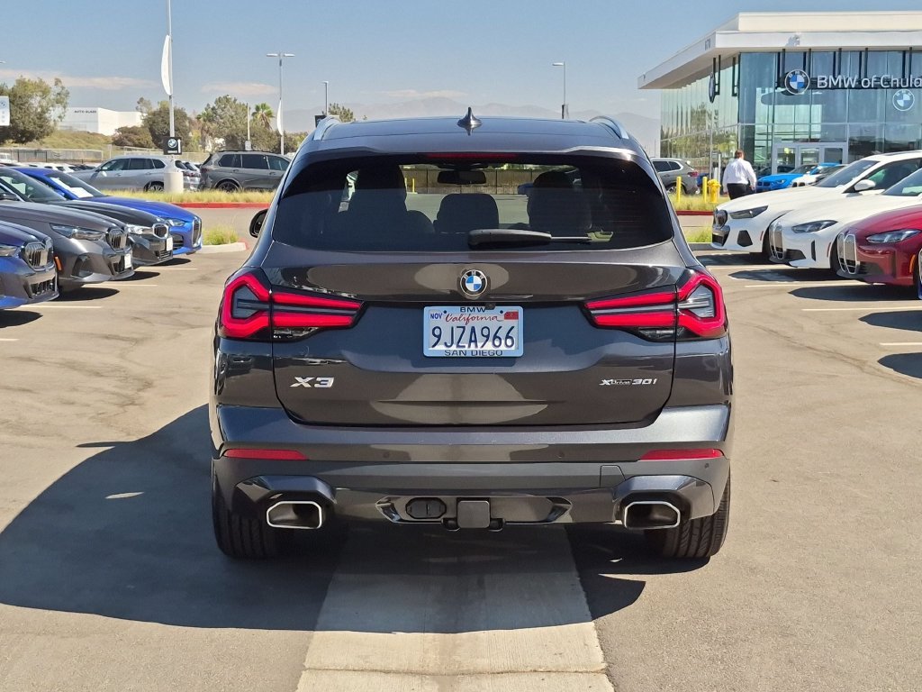 Used 2023 Gray BMW xDrive30i image 7