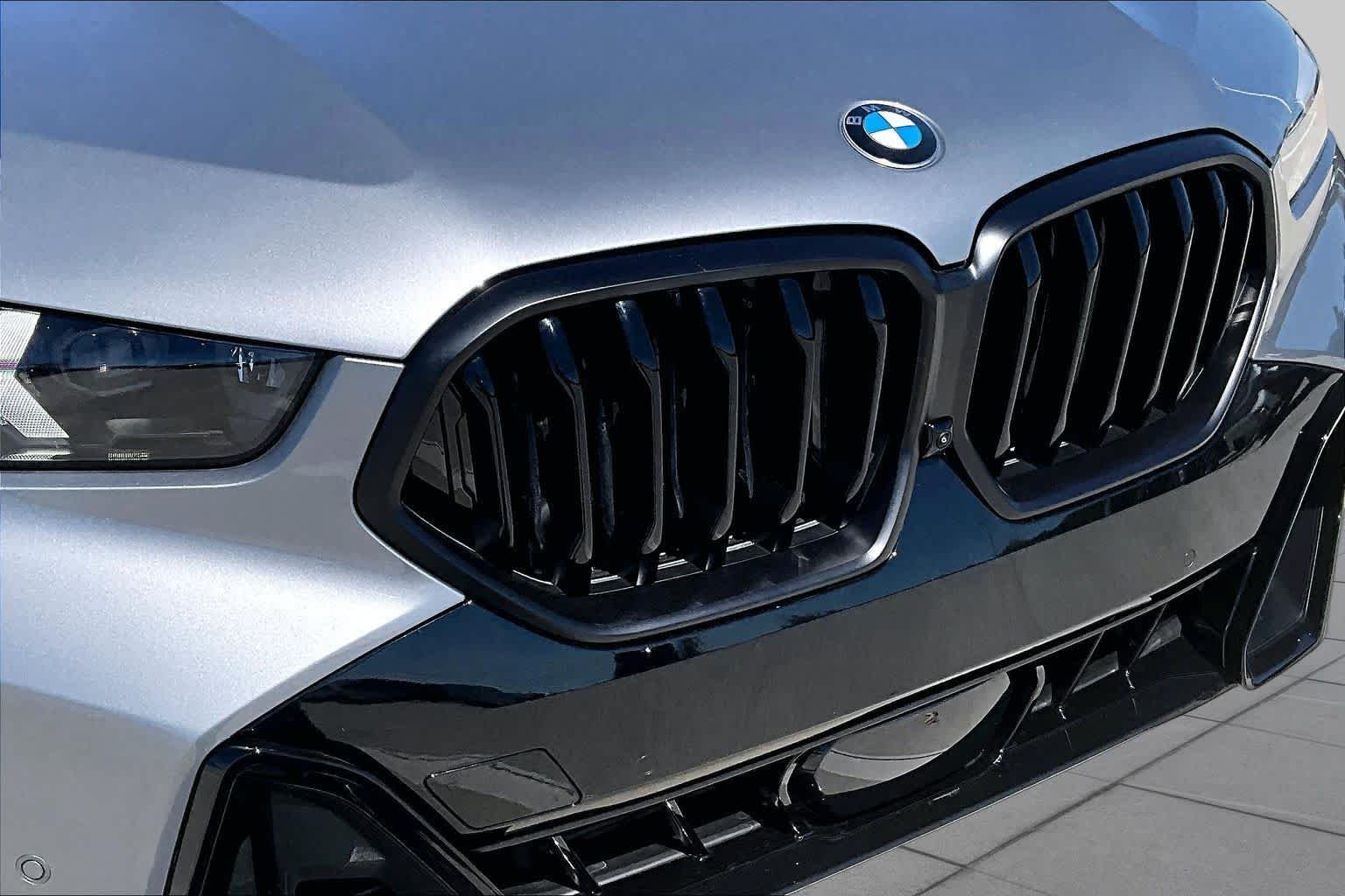 Used 2026 Skyscraper Grey Metallic BMW xDrive40i image 28