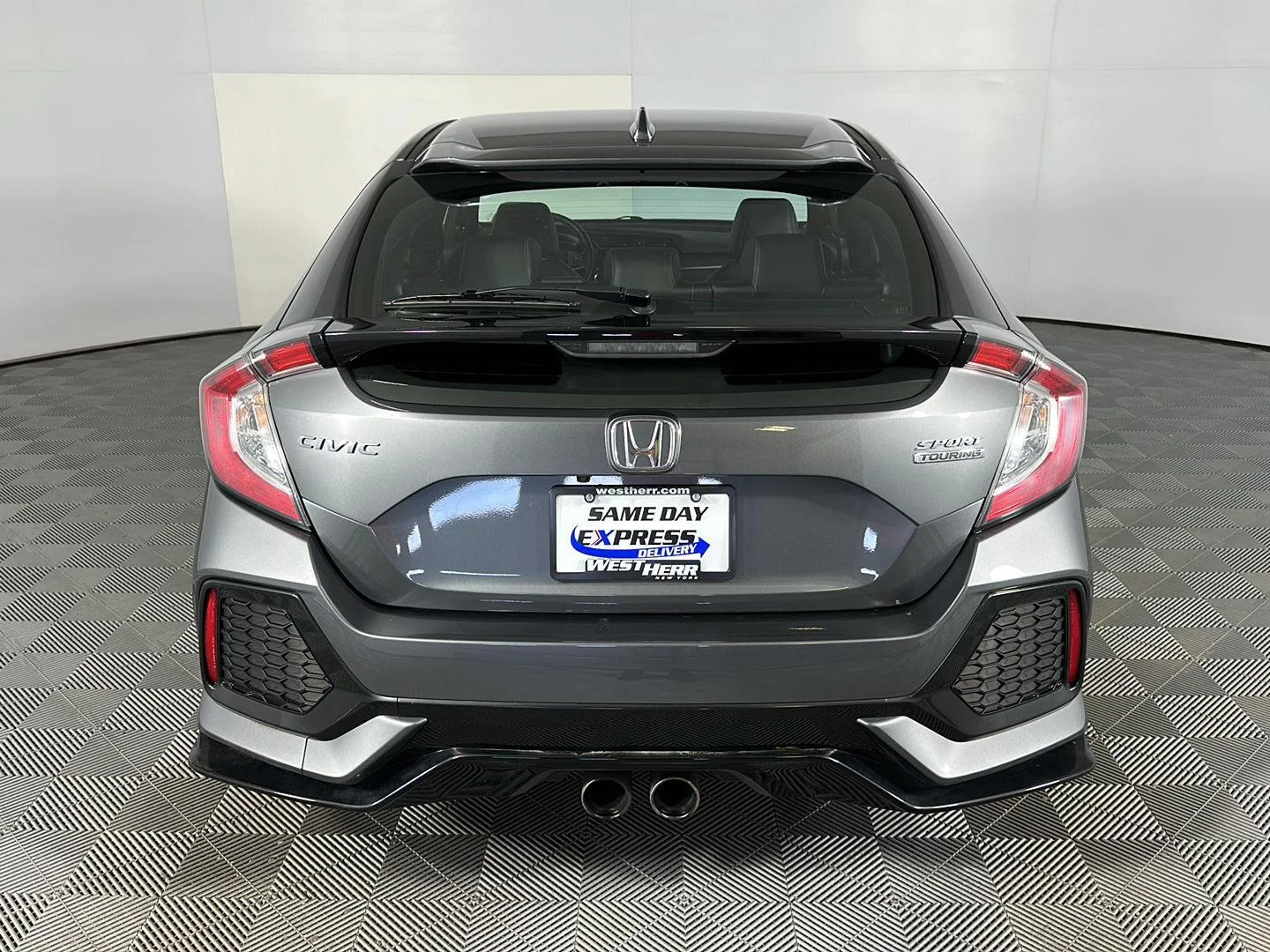 Used 2019 Polished Metal Metallic Honda Sport Touring image 12