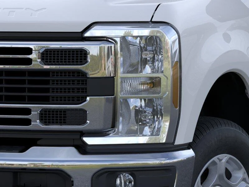 2026 Ford F-350 Super Duty Chassis Cab XLT - Photo 18