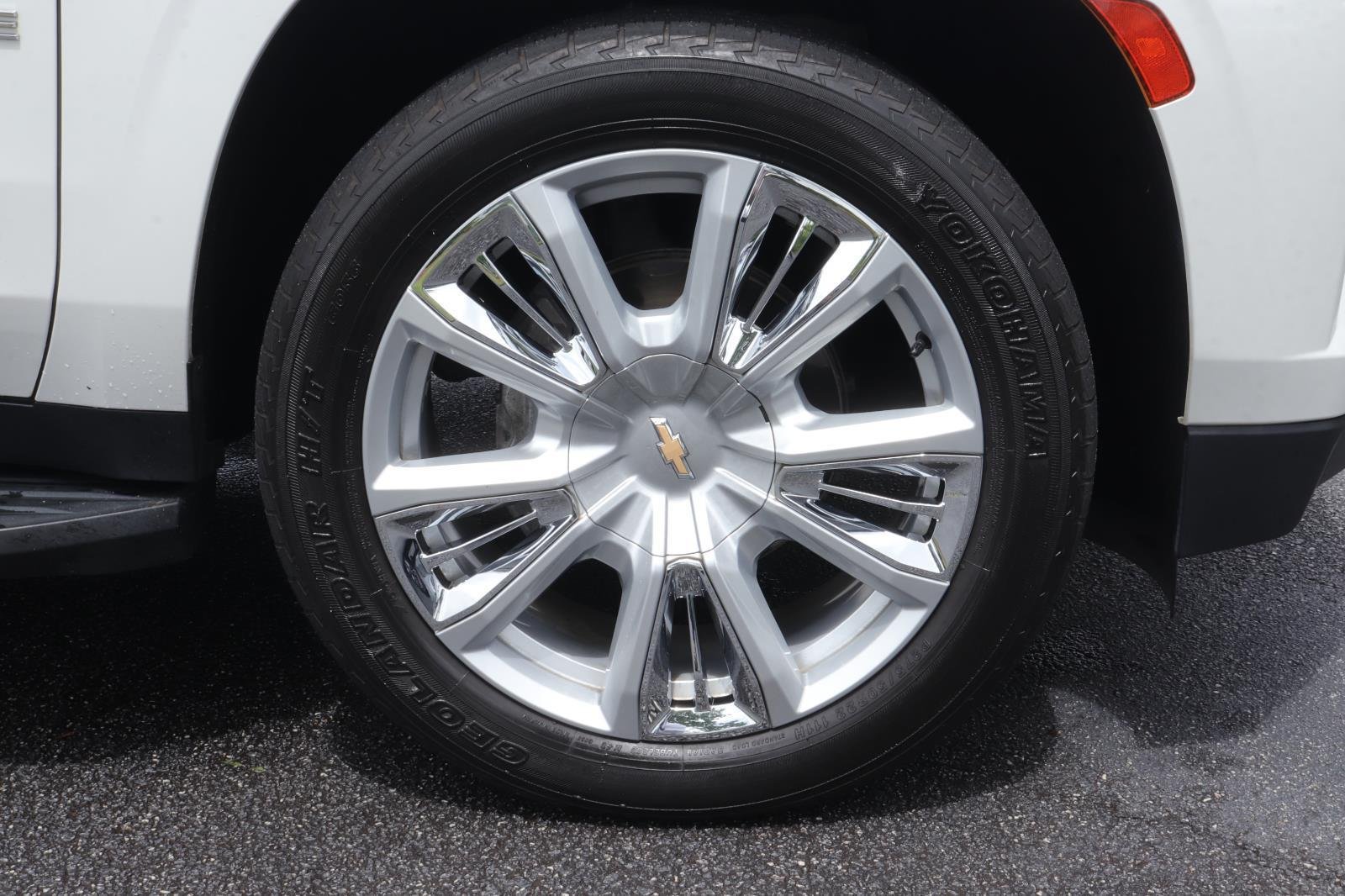 Used 2021 Iridescent Pearl Tricoat Chevrolet High Country image 44