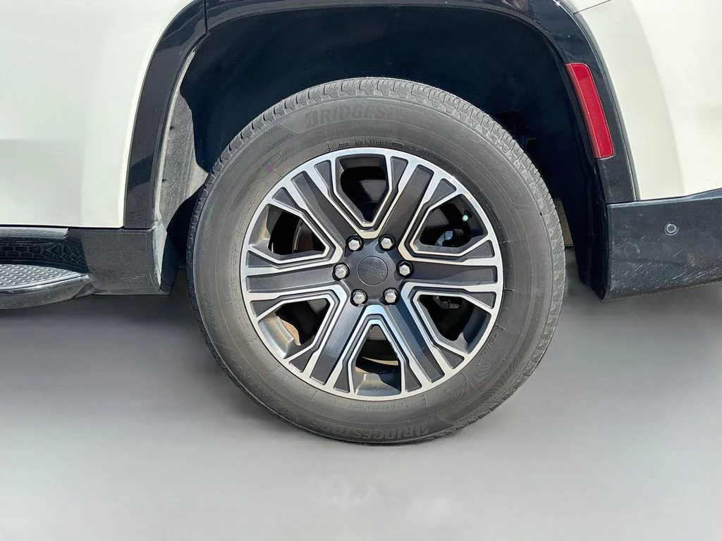 Used 2022 White Jeep Series III image 10