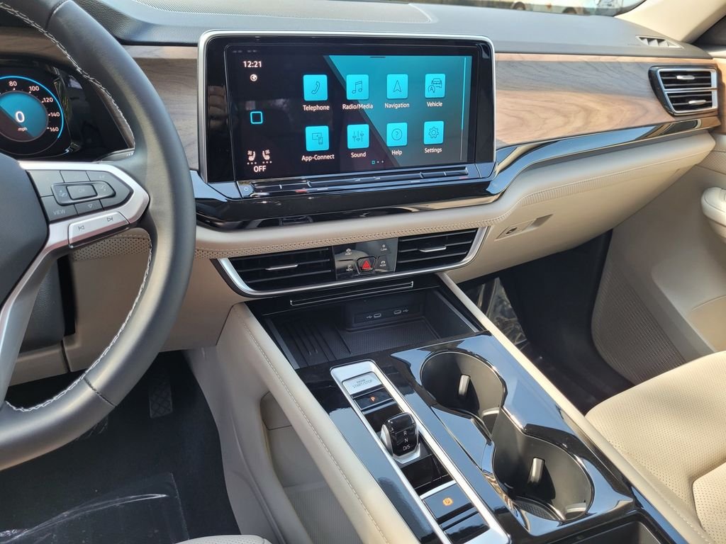 New 2026 Silver Volkswagen 2.0T SE w/Technology image 19